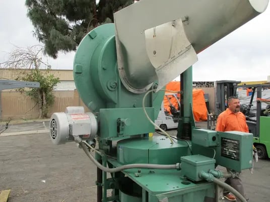 New Jersey Apache #550S, automatic bottle capping machine - Image 5