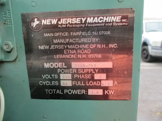 New Jersey Apache #550S, automatic bottle capping machine - Image 6