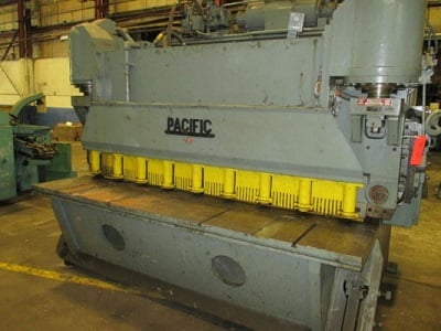 3/8" x 8' Pacific #375S8ARL, Hydraulic Power Squaring Shear, 8' 3" housing distance, 9 hold down, 18" throat - Image 4