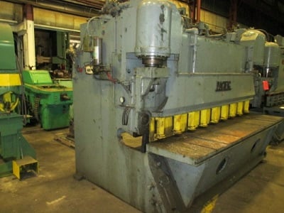 3/8" x 8' Pacific #375S8ARL, Hydraulic Power Squaring Shear, 8' 3" housing distance, 9 hold down, 18" throat - Image 5