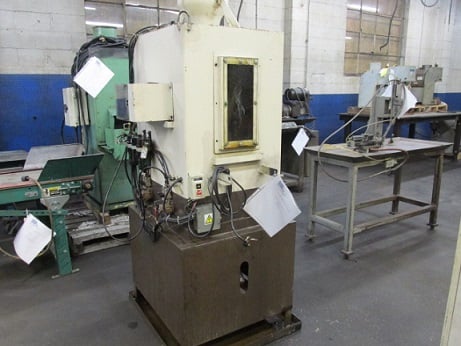 Sakamura Washer Parts Washer with Conveyor and Control Panel - Image 1