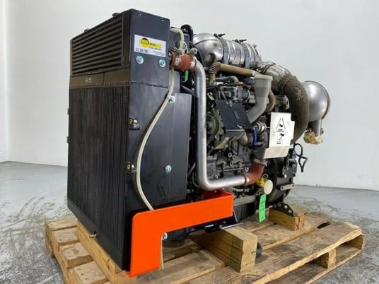 100 HP Deutz #TCD3.6L4, Engine Assembly, new surplus never used, 2015 - Image 1