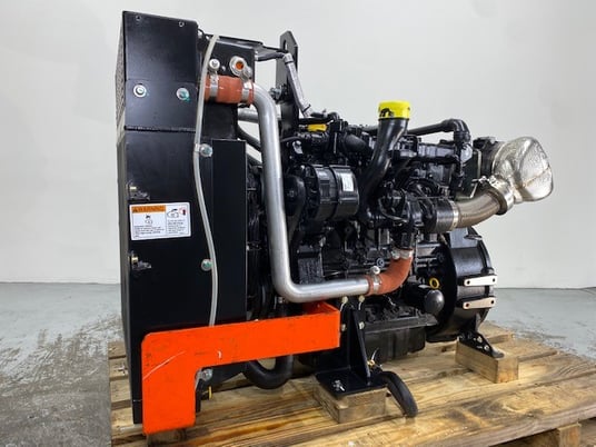 100 HP Deutz #TCD3.6L4, Engine Assembly, new surplus never used, 2015 - Image 6