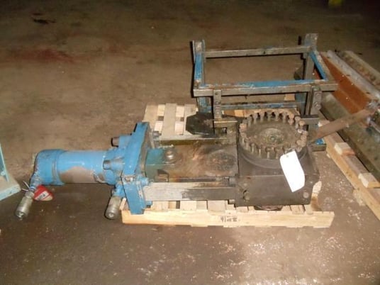 6" Hydraulic slide plate screen changer, Ermafa, dual breaker plate - Image 1