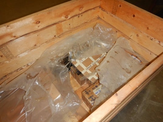52" EDI #52U/F-R75, dual entry sheet die, with restrictor bar, poly side control, 2008 - Image 9