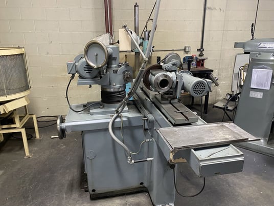 Gallmeyer & Livingston #62, tool & cutter grinder, power table & workhead, 1986 - Image 3