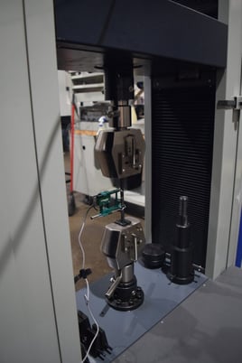 22500 lbf. (100kn) Frank Bacon #FB-100EM, 2 ball screw dual space tension & compression test system, floor - Image 10