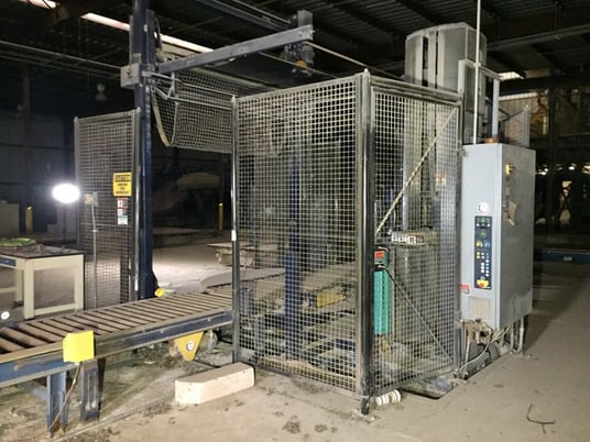 Lantech #Q-1000 Auto stretch wrapper, 45 loads per hour, 230 V., S/N QA002394,2000 - Image 1