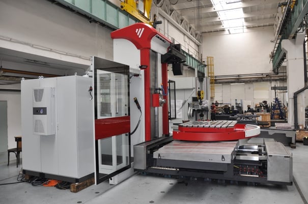 4.33" Fermat #WFC-10, 4000 RPM, #50, CNC rotary table w/ 2 servo motors - Image 3