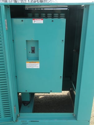 35 KW Onan / Ford #GGFD-5703254, Natural gas/LP generator, 120/208 Volts, 2005 - Image 3