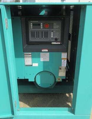 35 KW Onan / Ford #GGFD-5703254, Natural gas/LP generator, 120/208 Volts, 2005 - Image 4