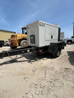 20 KW Daewoo Doosan #G25, trailer mounted, sound attenuated enclosure, Tier 3, 120/240/208/277/480 Volts - Image 2