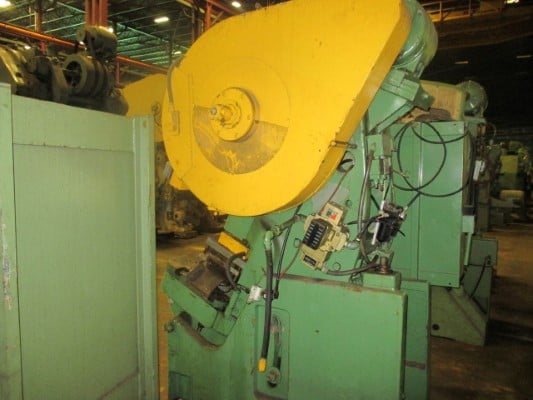 45 Ton, Minster #5, OBI/SC flywheel press, 2" stroke, 7-1/2" throat, 28" x 19" bed, air clutch, DVMD drive - Image 3