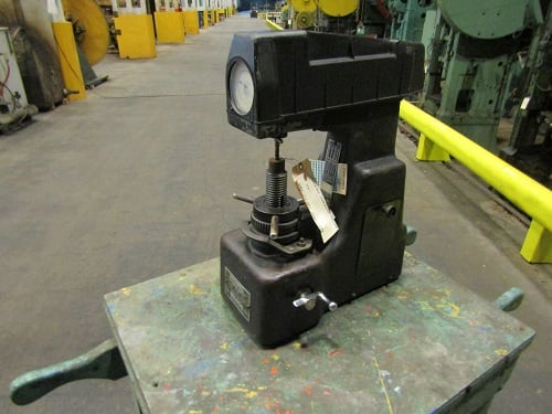 Rockwell hardness tester - Image 1