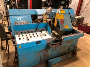 10" x 12" DoAll #C260A, automatic bandsaw, 144" x .045" x 1-1/4" blade, 60-350 FPM, chip auger - Image 1
