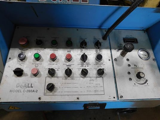 10" x 12" DoAll #C260A, automatic bandsaw, 144" x .045" x 1-1/4" blade, 60-350 FPM, chip auger - Image 4