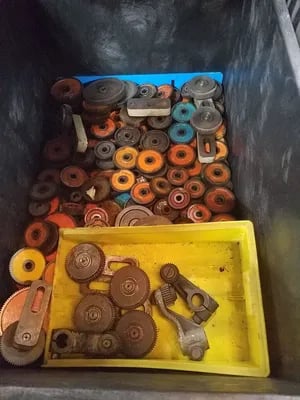 Fellows, all models change gears & tooling - Image 1