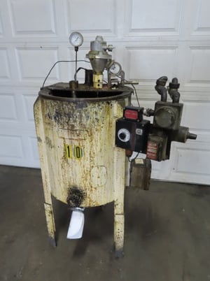 24 gallon Sta-Warm, Jacketed Tank, Oil fill jacket, electrically heated, Pneumatically operated, 1.5" outlet - Image 1