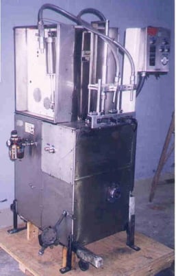 Filamatic #Z-32-2, Filler, 2 spout, Autofiller, 2 piston, capacity 2 x 1100 centers, 3/60/460 volts, piston - Image 1