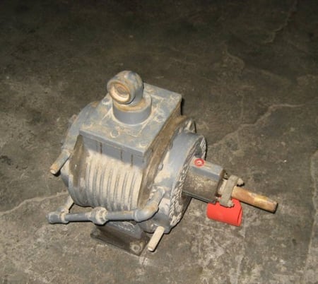 Beach Russ #4-D, Rotary Vacuum Pump, Serial #D36142R1 - Image 2