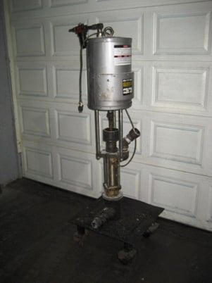 Graco #Bulldog, Piston Pump, stainless steel, 1.5" inlet, 2" outlet, Air operated, On cart with casters - Image 2