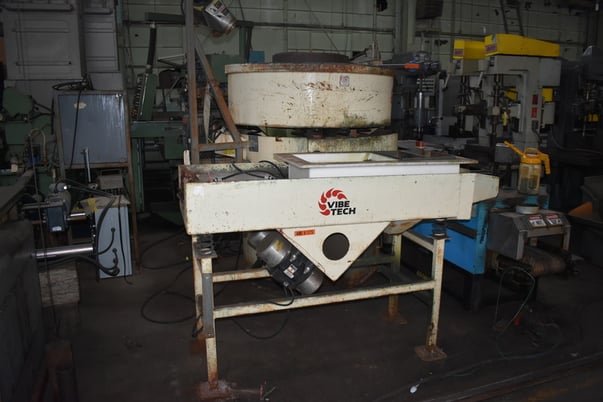 Vibetech #VT5524/F, 10 cu.ft. vibratory deburring machine - Image 2
