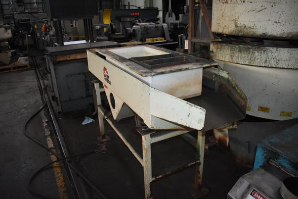 Vibetech #VT5524/F, 10 cu.ft. vibratory deburring machine - Image 3