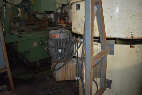 Vibetech #VT5524/F, 10 cu.ft. vibratory deburring machine - Image 5