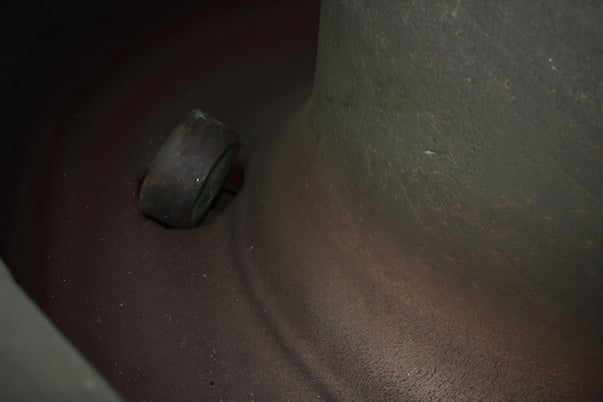 Vibetech #VT5524/F, 10 cu.ft. vibratory deburring machine - Image 9