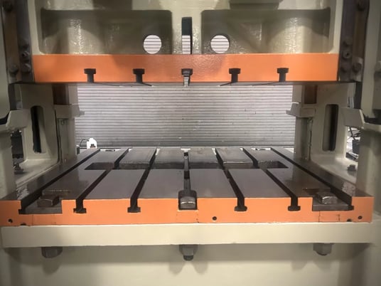 100 Ton, Minster #P2-100-42, 3" stroke, 17" Shut Height, 42" x 31" bed, 100-200 SPM, 4" adj., 1972 - Image 7