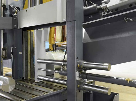 28" x 28" Hyd-Mech #H-28A, horizontal band saw, 2" x 25' band, 10 HP, coolant system, automatic feed - Image 4