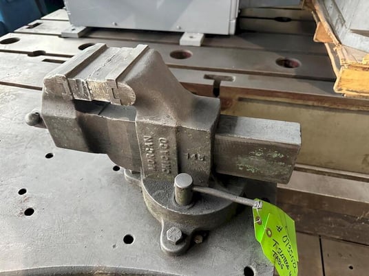 2.67' x 5.33' T Slotted Work Table With Vise - Image 3