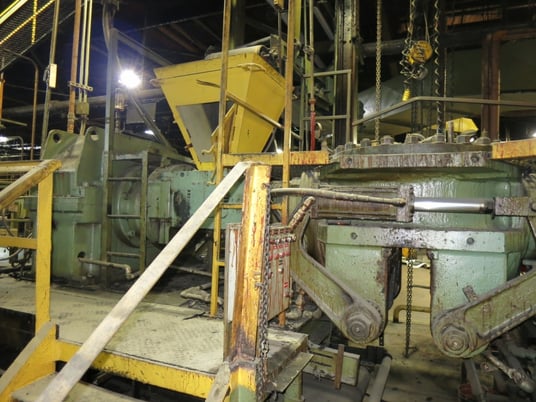 NRM, 6" x 10" duplex hot feed rollerfeed tread extruder, opposed head, 27:1 gearbox ratio - Image 1