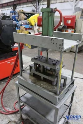 2 Ton, Custom, 4-post pneumatic press, 8 stroke, 24" x18" bed, air foot pedal, #69324 - Image 4