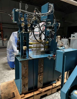 BHS Torin, 2HI/4 Hi flattening mill w/reversing traverse winders, 2" width roll,.875" roll diameter - Image 4