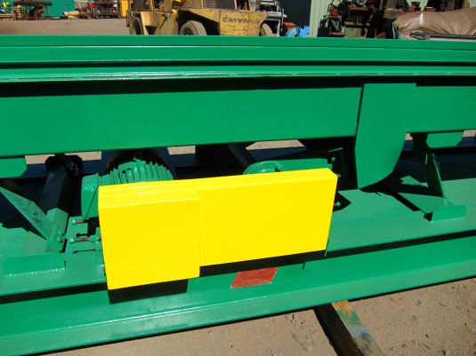 35" wide x 32' long, Dura-Quip #VC-3532, Vibrating Conveyor, 7" deep pan, 1/4" round holes punched plate, 10 - Image 2