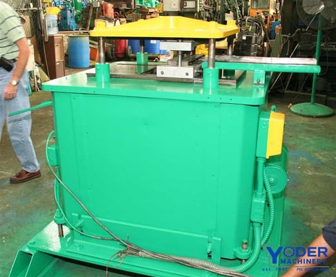 Yoder, cut-off press, 2 stroke, 1-1/4" post diameter, 4-way base, 42" pass line, 1-1/3 HP, #57629 - Image 2