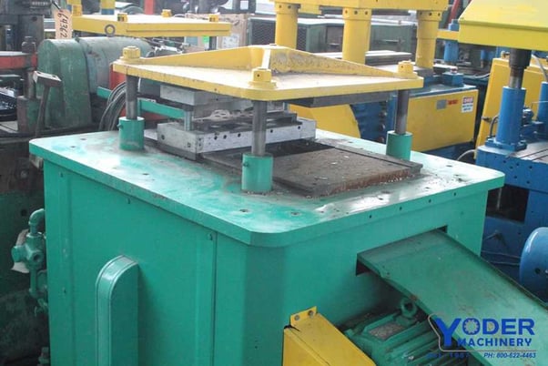 Yoder, cut-off press, 2 stroke, 1-1/4" post diameter, 4-way base, 42" pass line, 1-1/3 HP, #57629 - Image 4