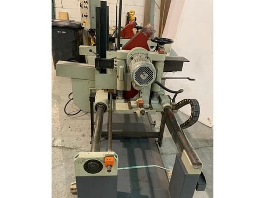 Friulmac #Dual-Feed, Double End Trim Saw, 79" saw to saw opening, 79" L x 6-3/4" width x 2-3/8" thickness - Image 3