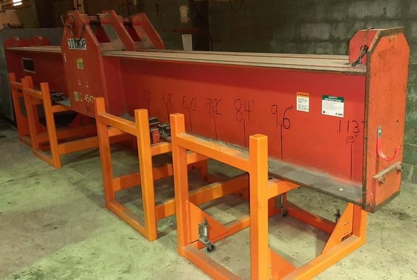 30 Ton, Bushman, spreader beam, (2) adjustable position pinned hooks, 52" to 19' spread - Image 1