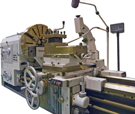 49" x 157" Vanguard #CW61125F, extra heavy duty lathe, 4-jaw chuck, cooling device, new - Image 3