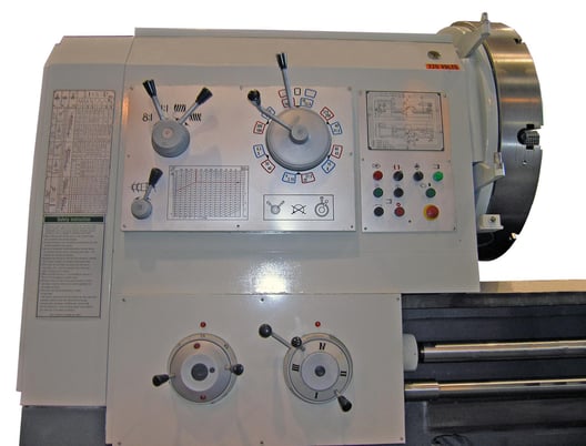 49" x 157" Vanguard #CW61125F, extra heavy duty lathe, 4-jaw chuck, cooling device, new - Image 4