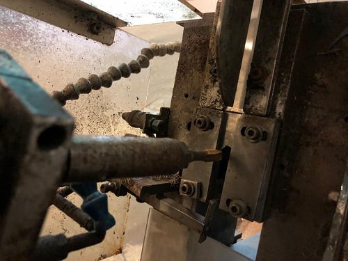 5/16" Snow #NT-2, single spindle nut tapper with Speedy Cut ST1-KU head & vibratory bowl feeder - Image 5