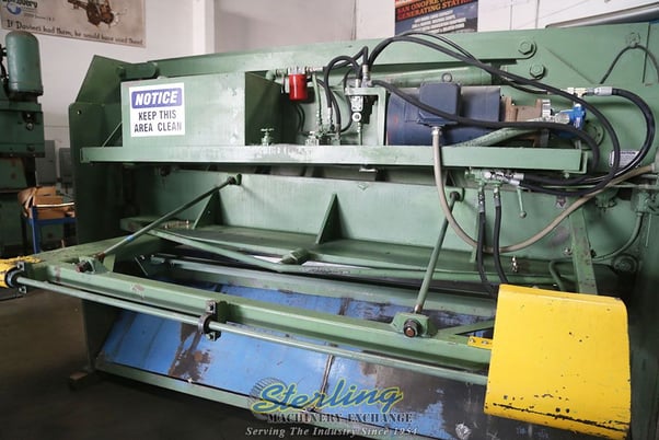 1/4" x 10' HTC #250-10A, 1" x3" x124" blade, 9 holddown, 36" front operated power back gauge w/ indicator - Image 6