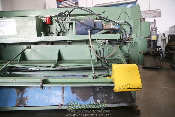 1/4" x 10' HTC #250-10A, 1" x3" x124" blade, 9 holddown, 36" front operated power back gauge w/ indicator - Image 8