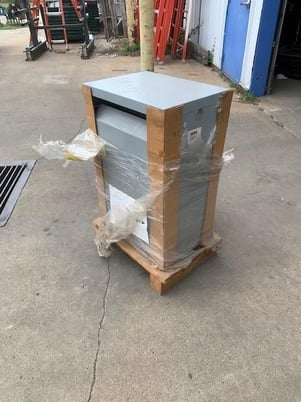 20 KVA 575 Delta Primary, 460Y/266 Secondary, Challenger #202-NP3-MOD.5, S/N J9612591 - Image 4