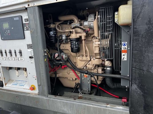 38 KW Wacker Neuson #G50, trailer mounted, sound attenuated enclosure, Tier 3, 11595 hours, 2015 - Image 2