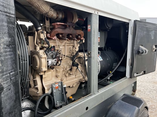 38 KW Wacker Neuson #G50, trailer mounted, sound attenuated enclosure, Tier 3, 11595 hours, 2015 - Image 4