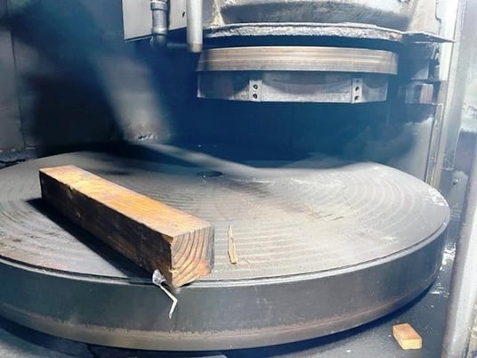 Blanchard #32K-60, 60" magnetic chuck, 66" swing, 32" semented wheel, pendant Control, #17197 - Image 5