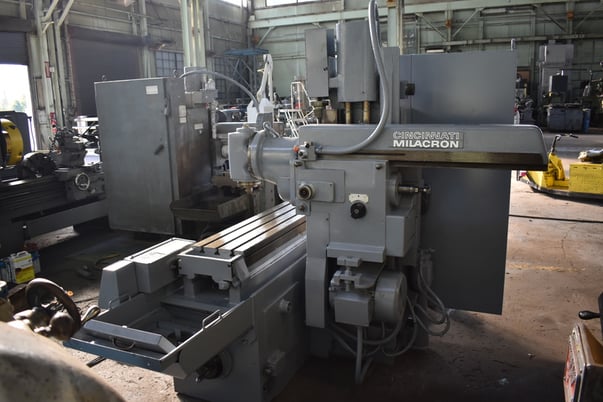 Cincinnati Milacron #105-122, vertical head attachment, 12" x 54", 5 HP,some change gears - Image 5
